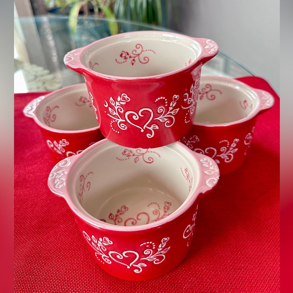 💗Set of 4 Temptations by Tara Red and White Romance Floral Lace Heart Crocks 💗